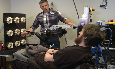 Logran devolver el tacto a un tetrapléjico